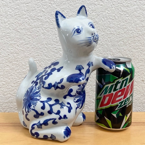 Vintage Blue & White Porcelain Cat Standing with Paws Out 8” Cat Figurine - Picture 6 of 11